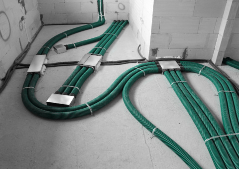 Zdjęcie przedstawiające prawidłowo ułożoną instalację rekuperacji Air Green Pro w nowo wybudowanym budynku